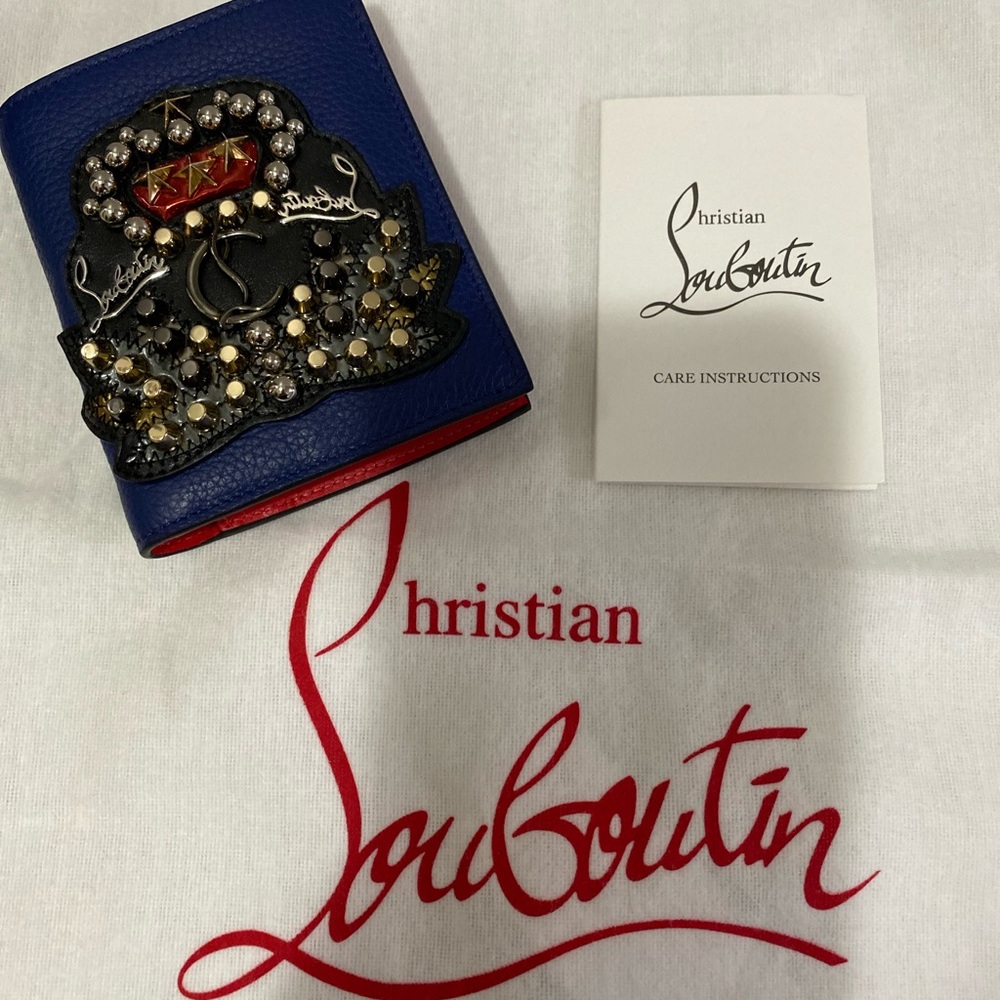 New Christian Louboutin Studded-Crest Card Case
Color: Navy Blue